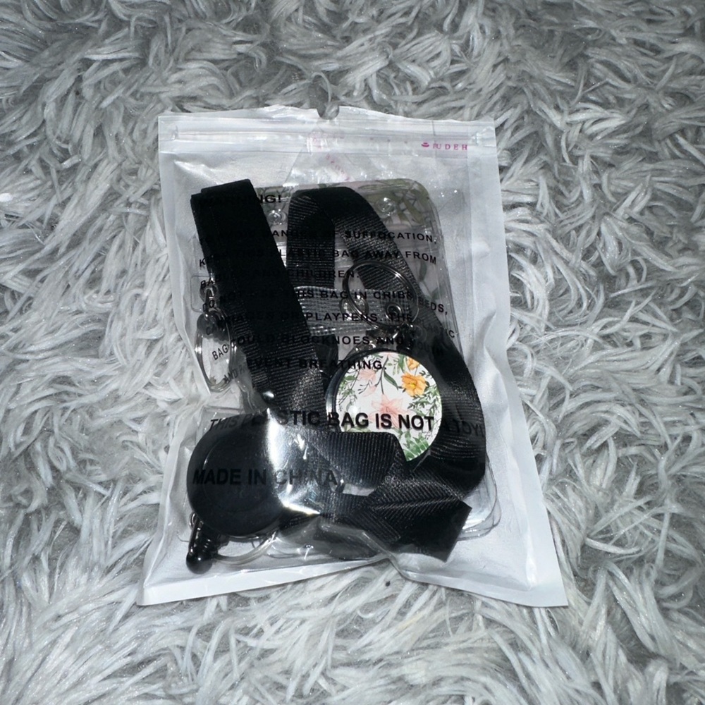 Lanyard/Badge Holder Set 🤍